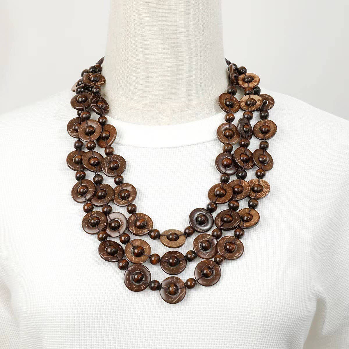 BOHEMIAN VINTAGE COCONUT SHELL SWEATER CHAIN_CWMM4387