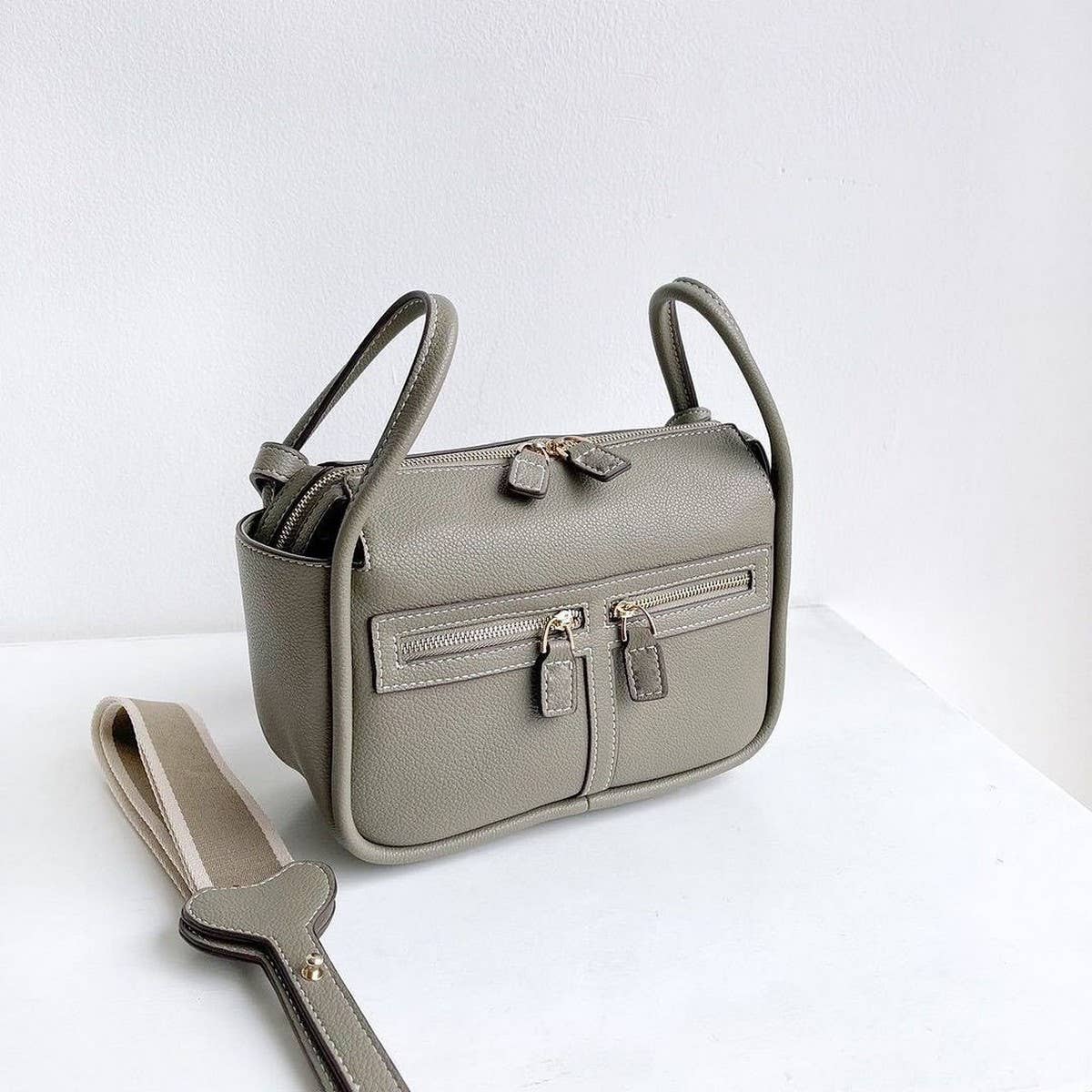 Multi-Zip Pocket Handbag_Cwab1938