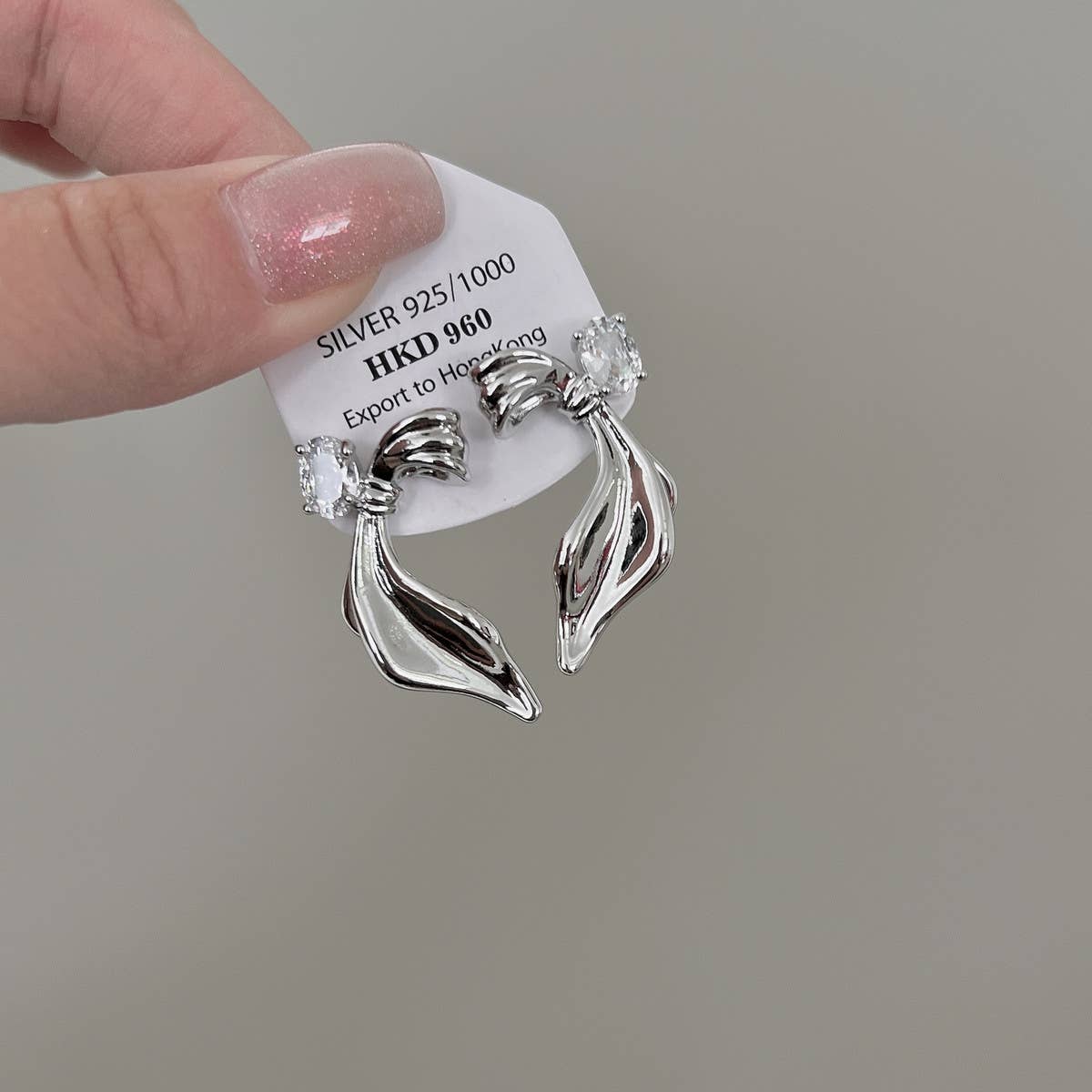 TEXTURE RIBBONS EARRINGS STUDS AND EARRINGS_CWAJE2023