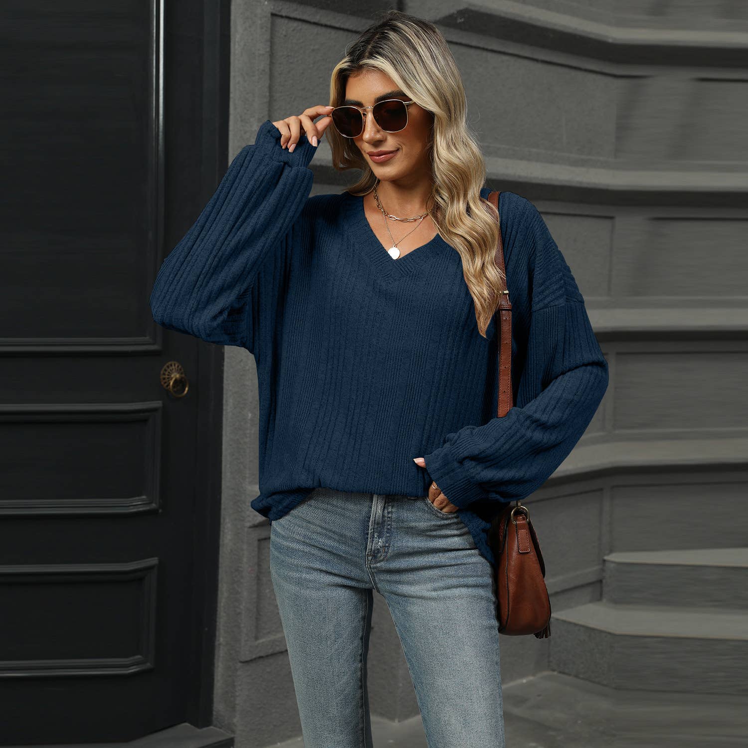 Solid Color V-Neck Baggy Pit Strip Shirt