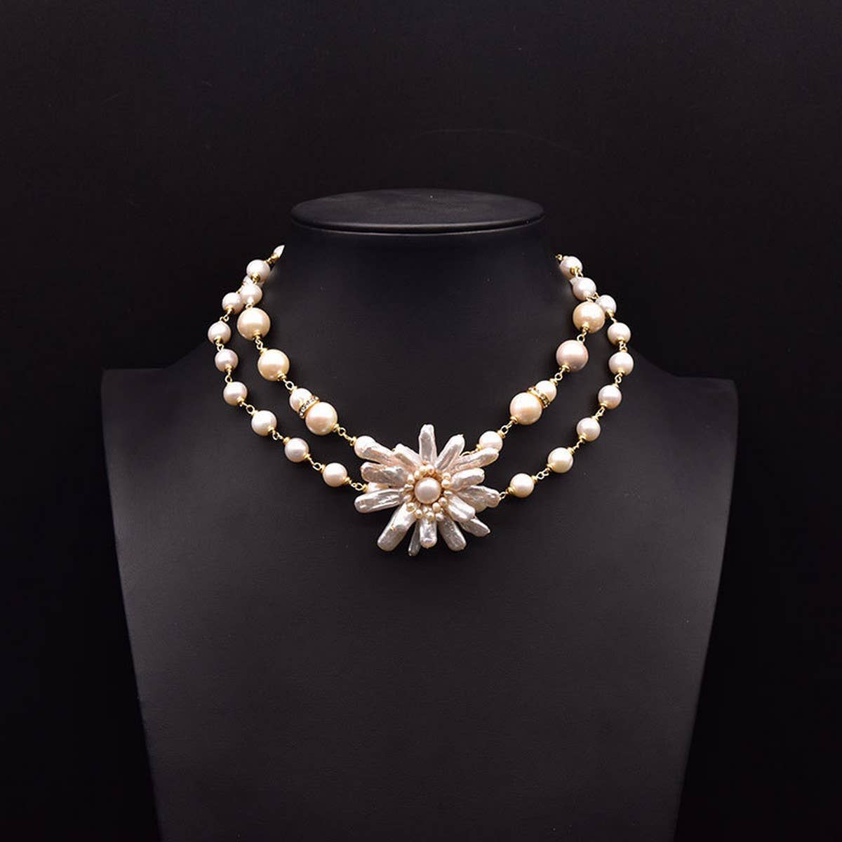 NATURAL FRESHWATER PEARL PETAL NECKLACE_CWAJE3824