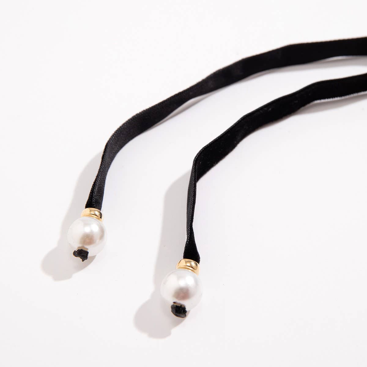 LONG STRAPPY CHOKER WITH PEARL PENDANT TASSEL_CWAJE1169