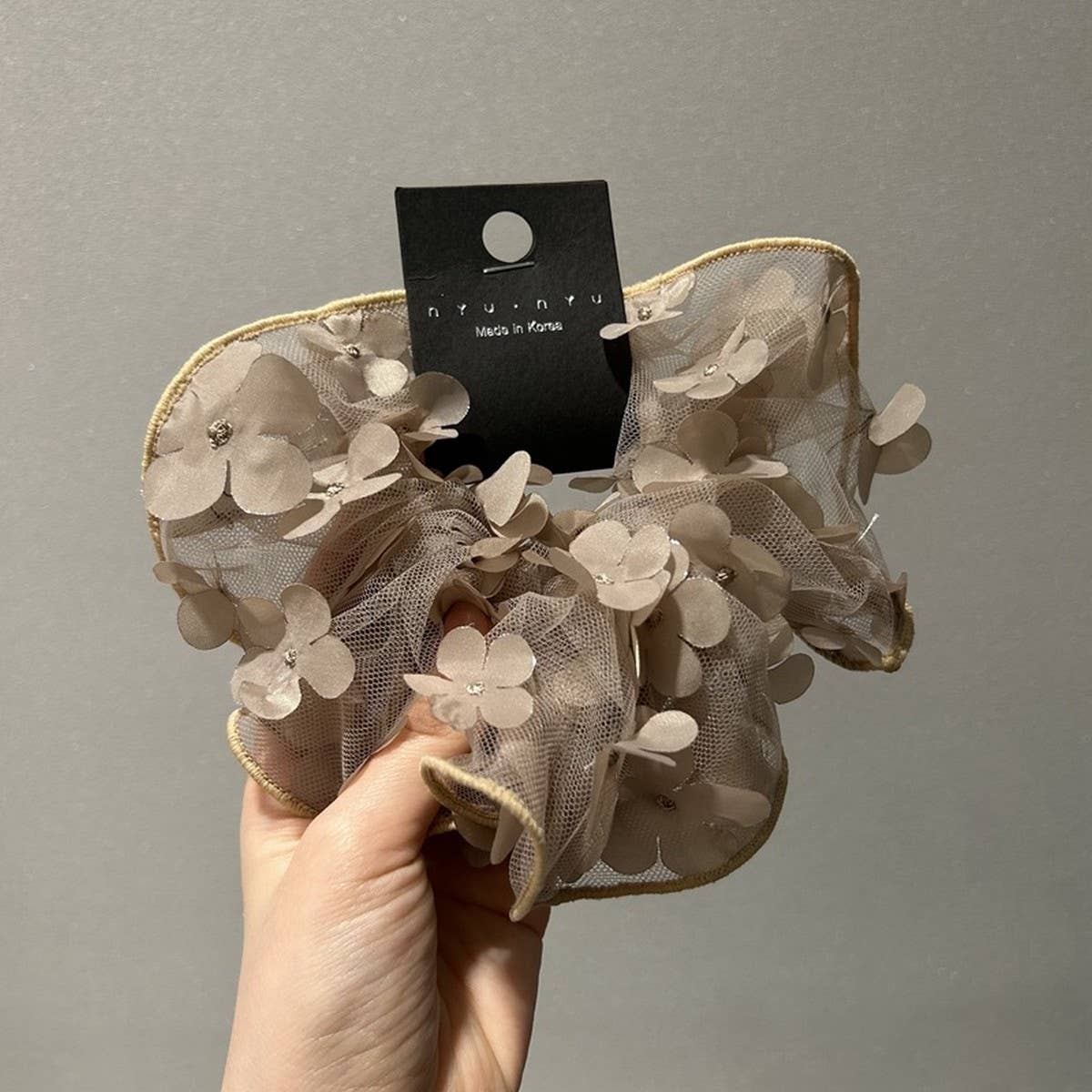 ELEGANT FLOWER HAIR SCRUNCHIES_CWAHA1730