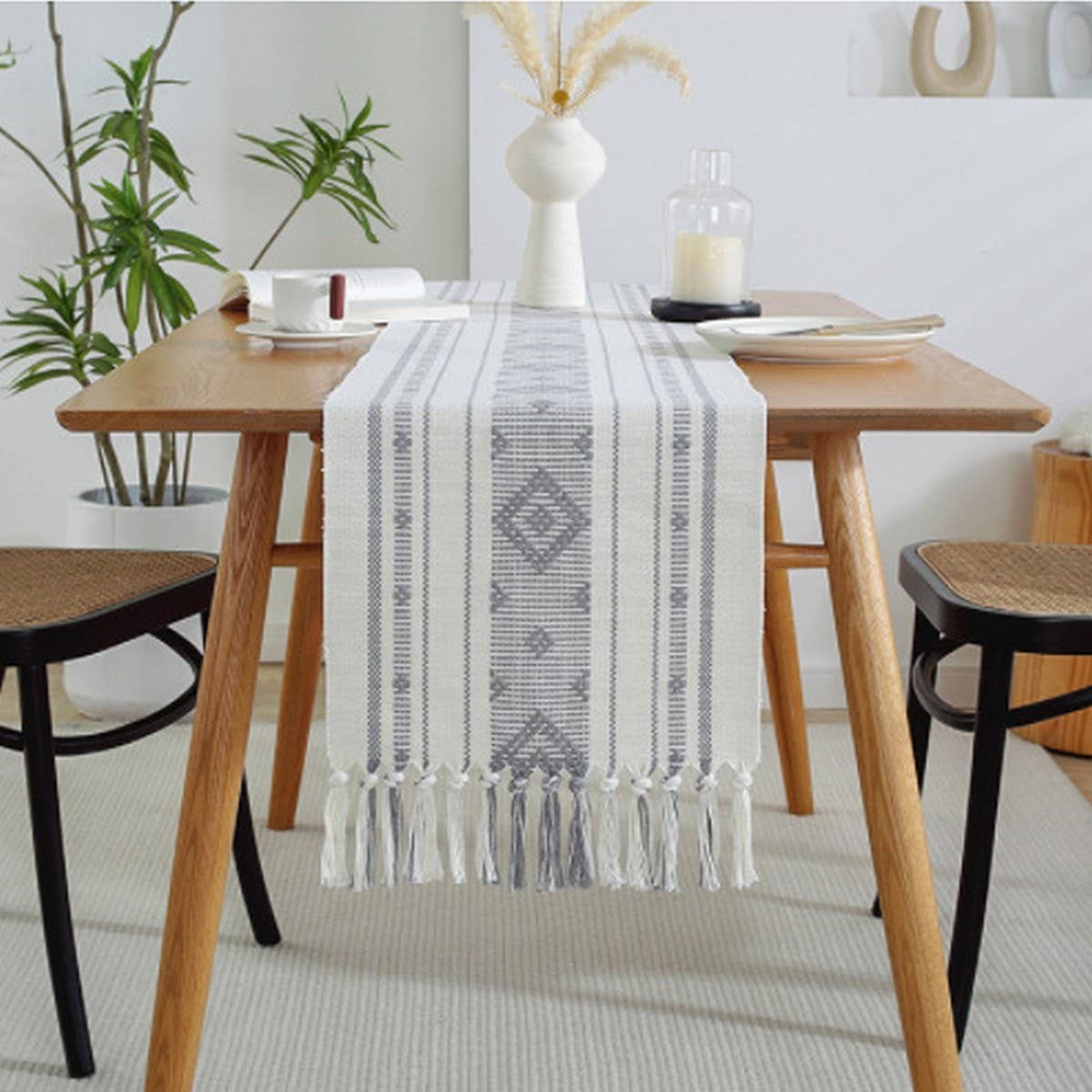 GEOMETRIC TASSEL HOLIDAY TABLE RUNNER_CWMM0994