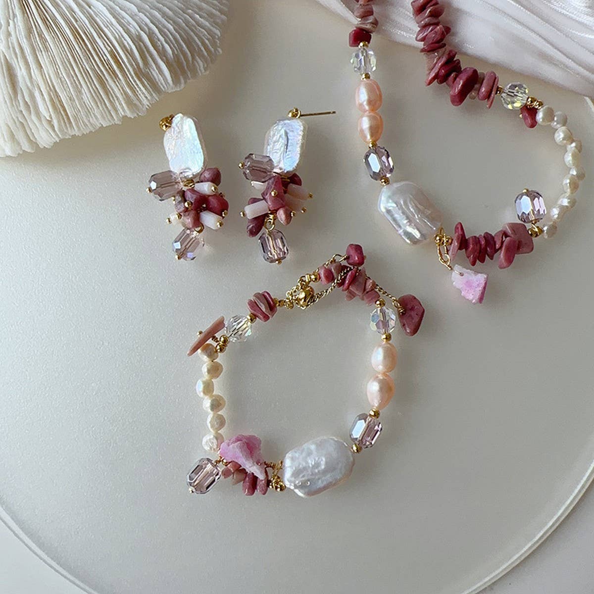 BAROQUE PEARL NICHE DESIGN NECKLACE BRACELET SET_CWAJE1704