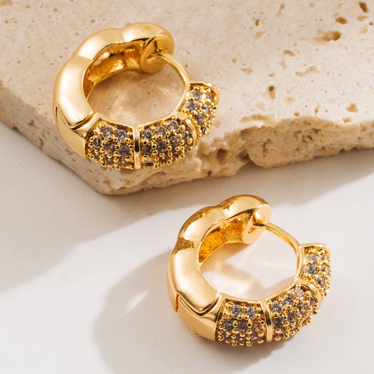 SQUARE HOOP EARRINGS GOLD PLATED UNIQUE DESIGN_CWMM8532