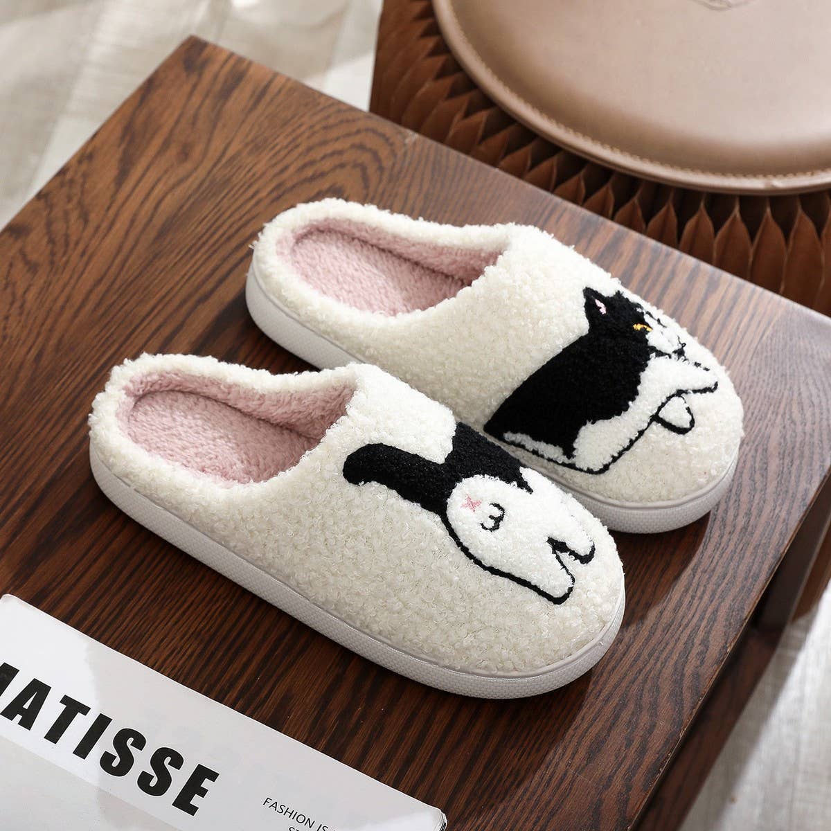 FUNNY EGG CAT EMBROIDERED COTTON SLIPPERS_CWSHS0859