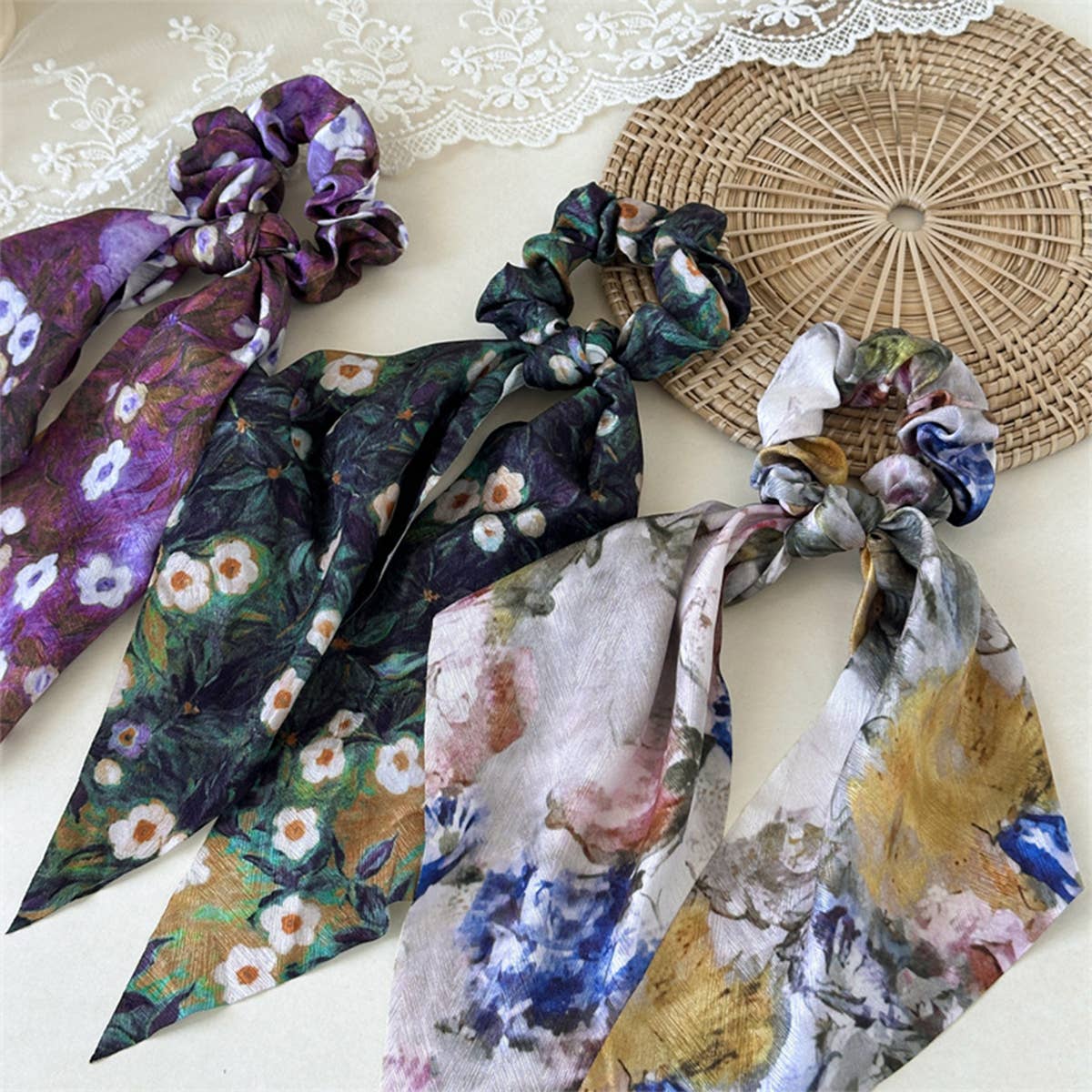Silk Ink Print Scrunchie With Ribbon Tail_Cwaha07595
