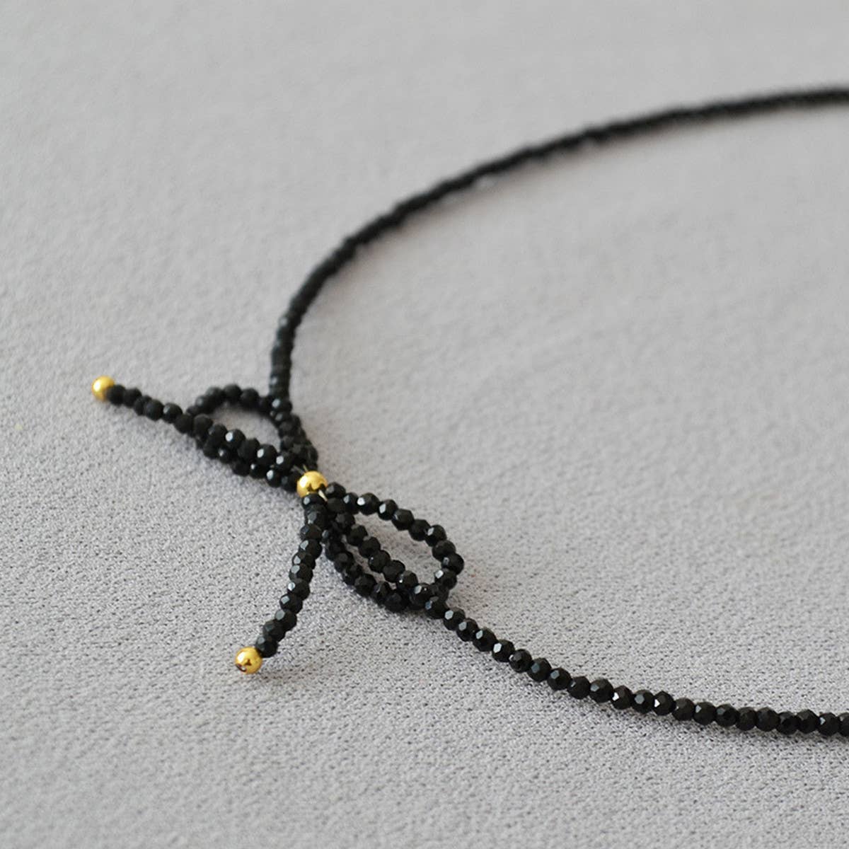 SIMPLE AND DELICATE BOW HANDMADE BEADED NECKLACE_CWAJE2136