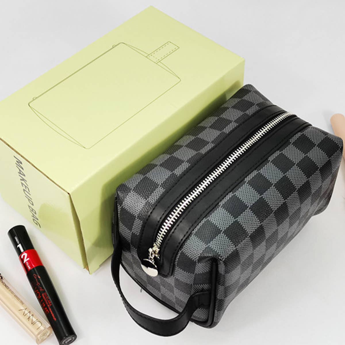 PORTABLE WATERPROOF CHESSBOARD PLAID COSMETIC BAG_CWAB1093