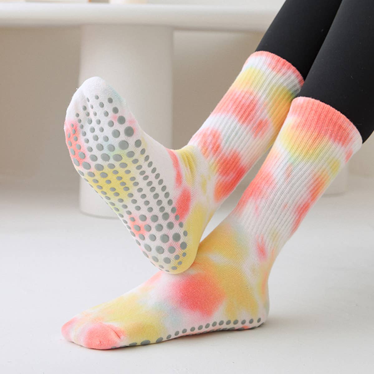 PILATES ANTI SLIP SOCKS FOR WOMEN MIDDLE TUBE_CWMS0239