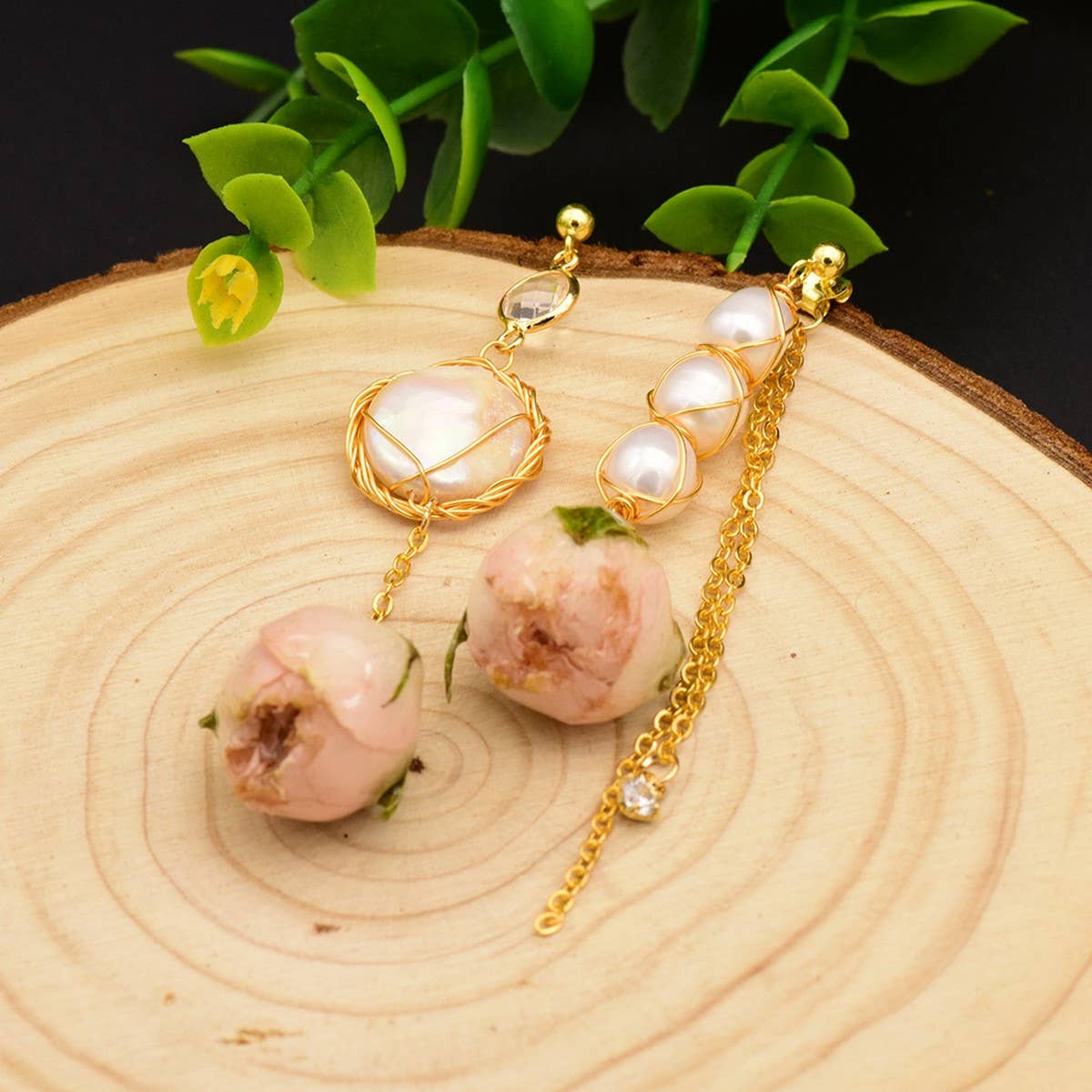 NEW HIGH END RETRO FLOWER PEARL EARRINGS_CWAJE3787