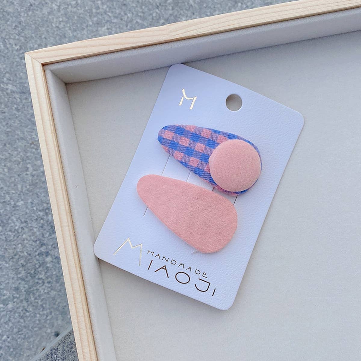 CHILDRENS CUTE BUTTON PLAID HAIRPIN_CWAHA1843