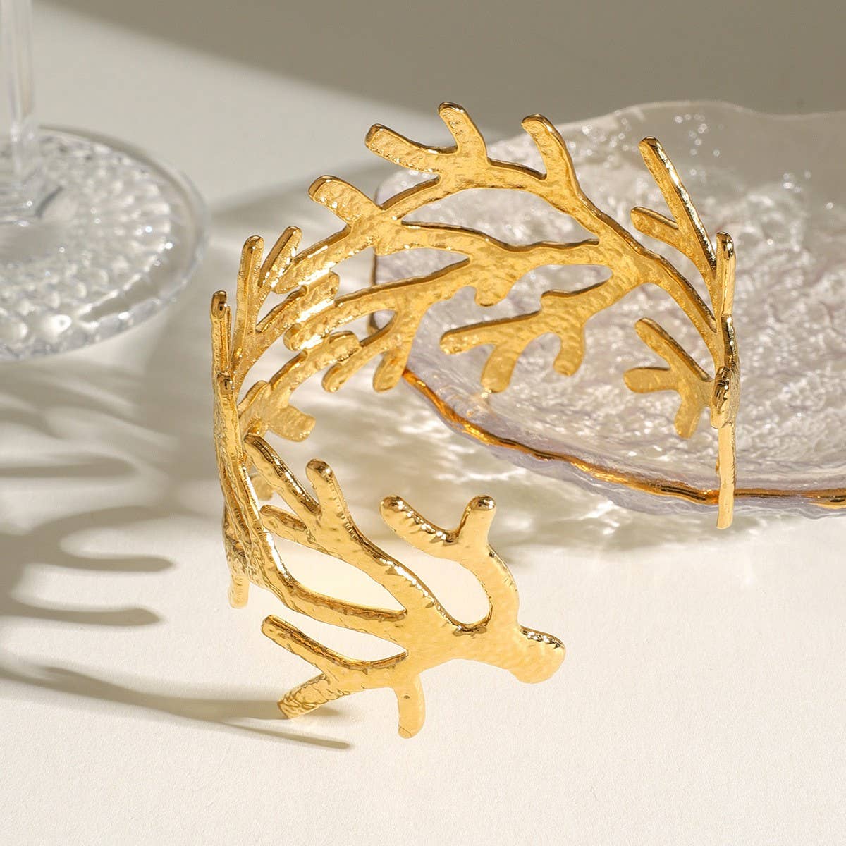 Vintage 18K Gold Hammered Branch Open Cuff