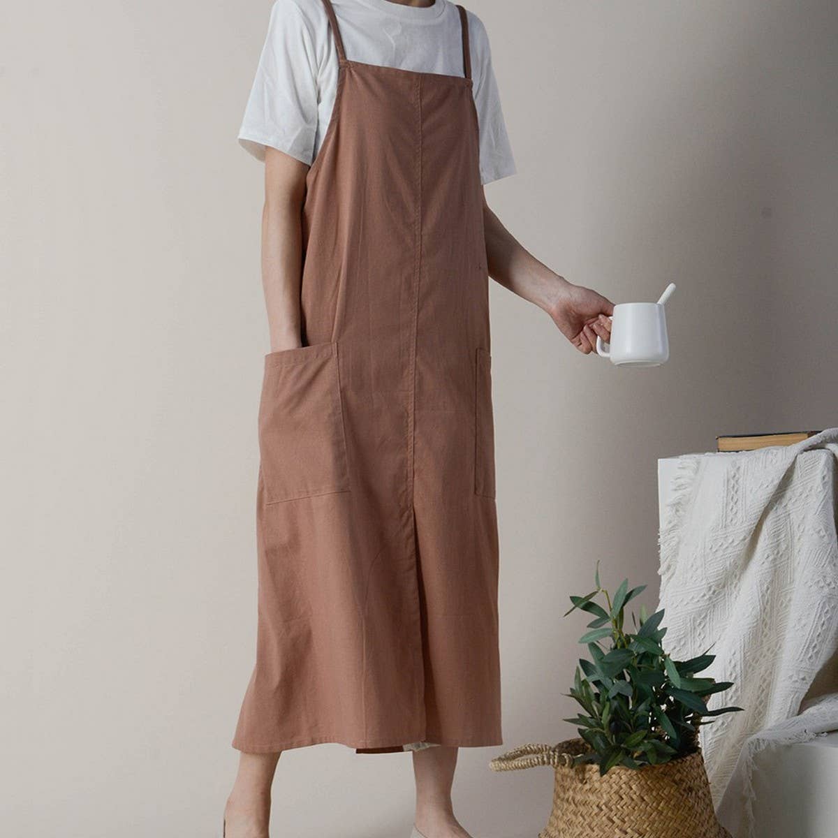 ADJUSTABLE COTTON LINEN APRON WITH POCKETS_CWMM3291