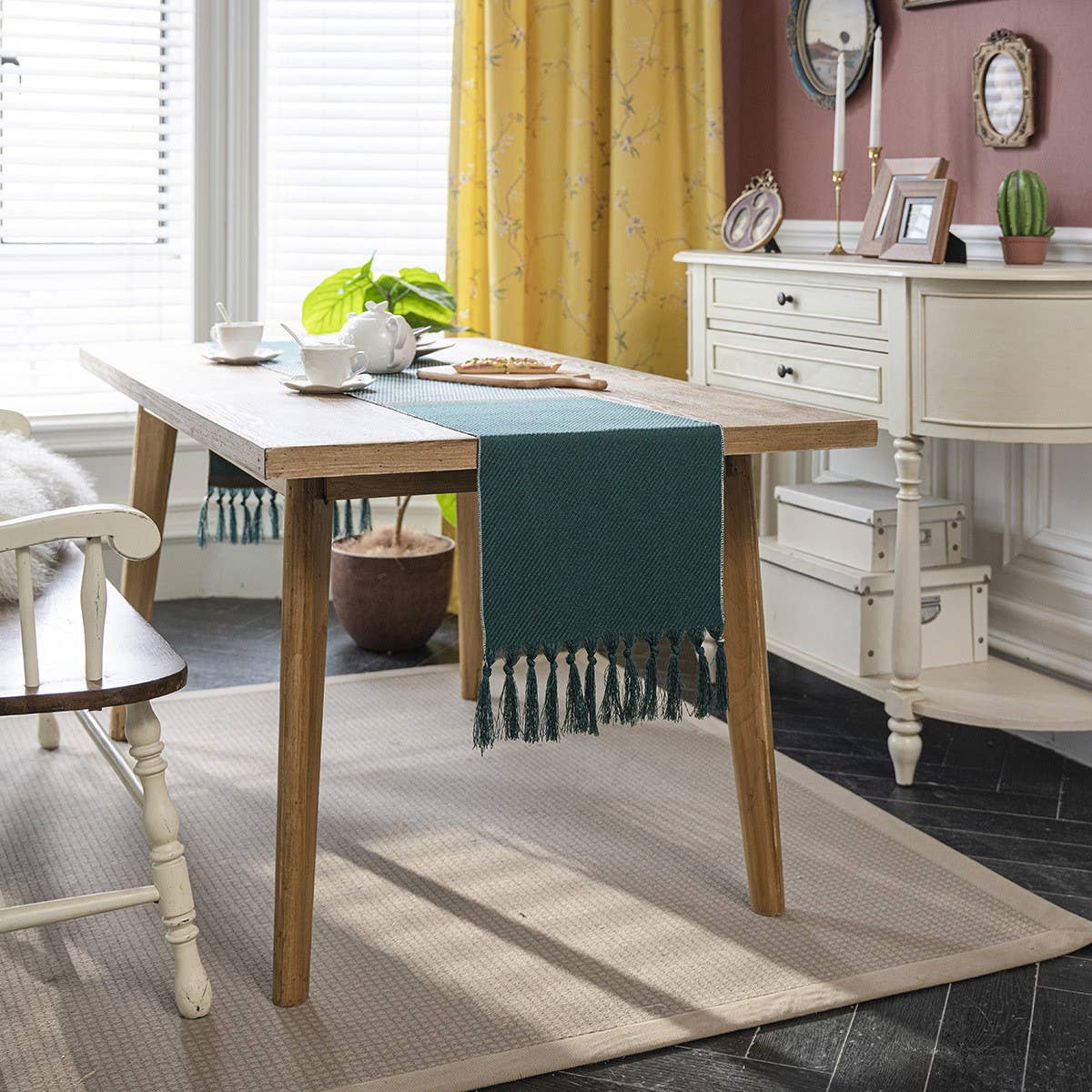 HOUNDSTOOTH TASSEL STYLISH TABLE RUNNER_CWMM1007