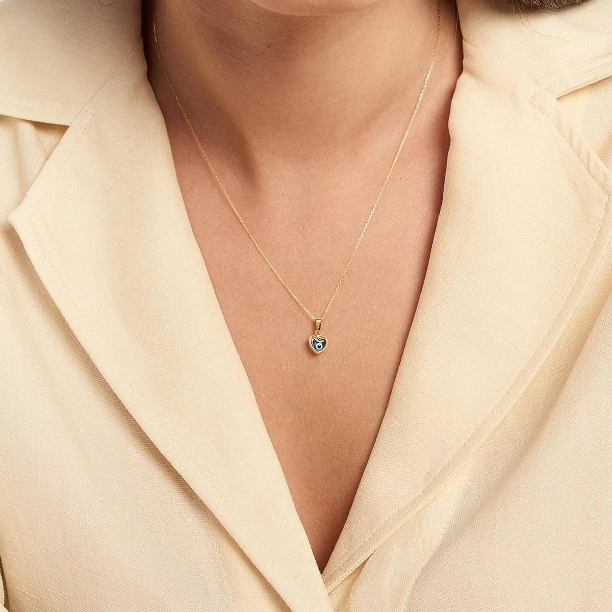 DEVILS EYE ZIRCON HEART PENDANT NECKLACE_CWMM5583