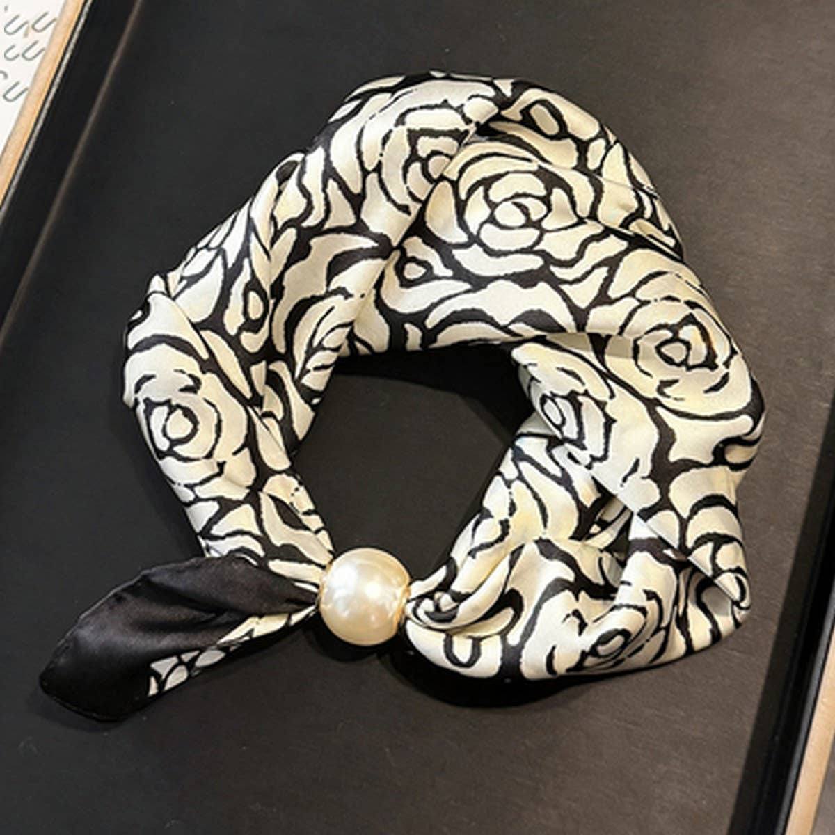 Ivory Pearl Magnetic Skinny Neck Scarf_Cwasc03933