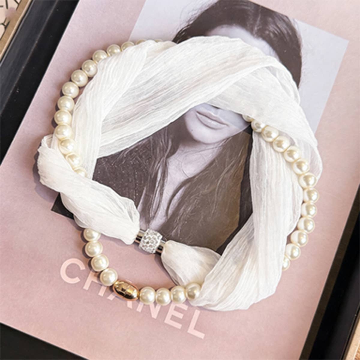 White Pearl Magnetic Skinny Silk Scarf_Cwasc03936