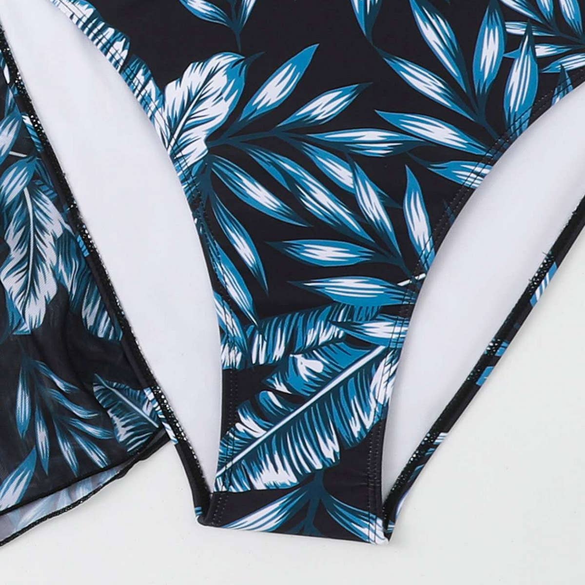 LEAVES SEXY PLUS SIZE SPLIT BIKINI SWIMSUIT_CWMW0223