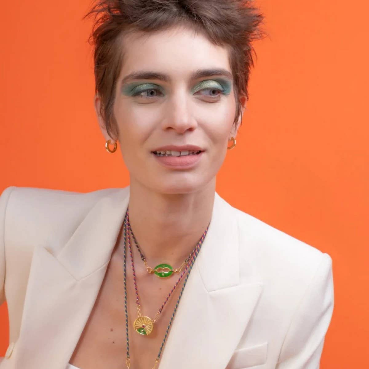 GOLD PLATED NECKLACE WITH COLORFUL ROUND PENDANT_CWMM3828