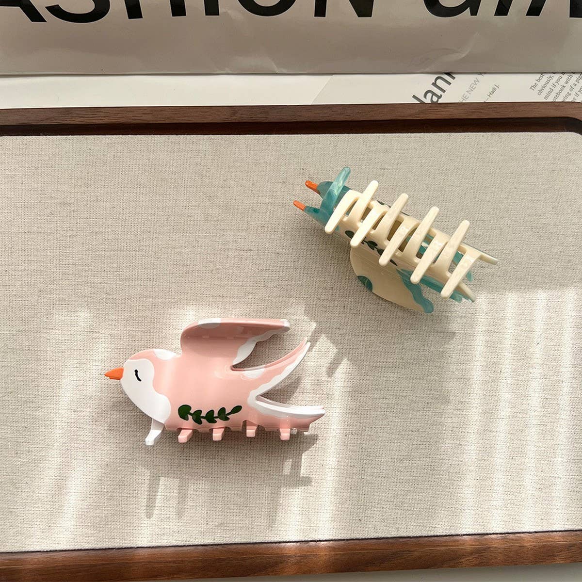 SWALLOW ACETATE HAIR CLAW BIRD INSPIRED BACK CLIP_CWAHA6021