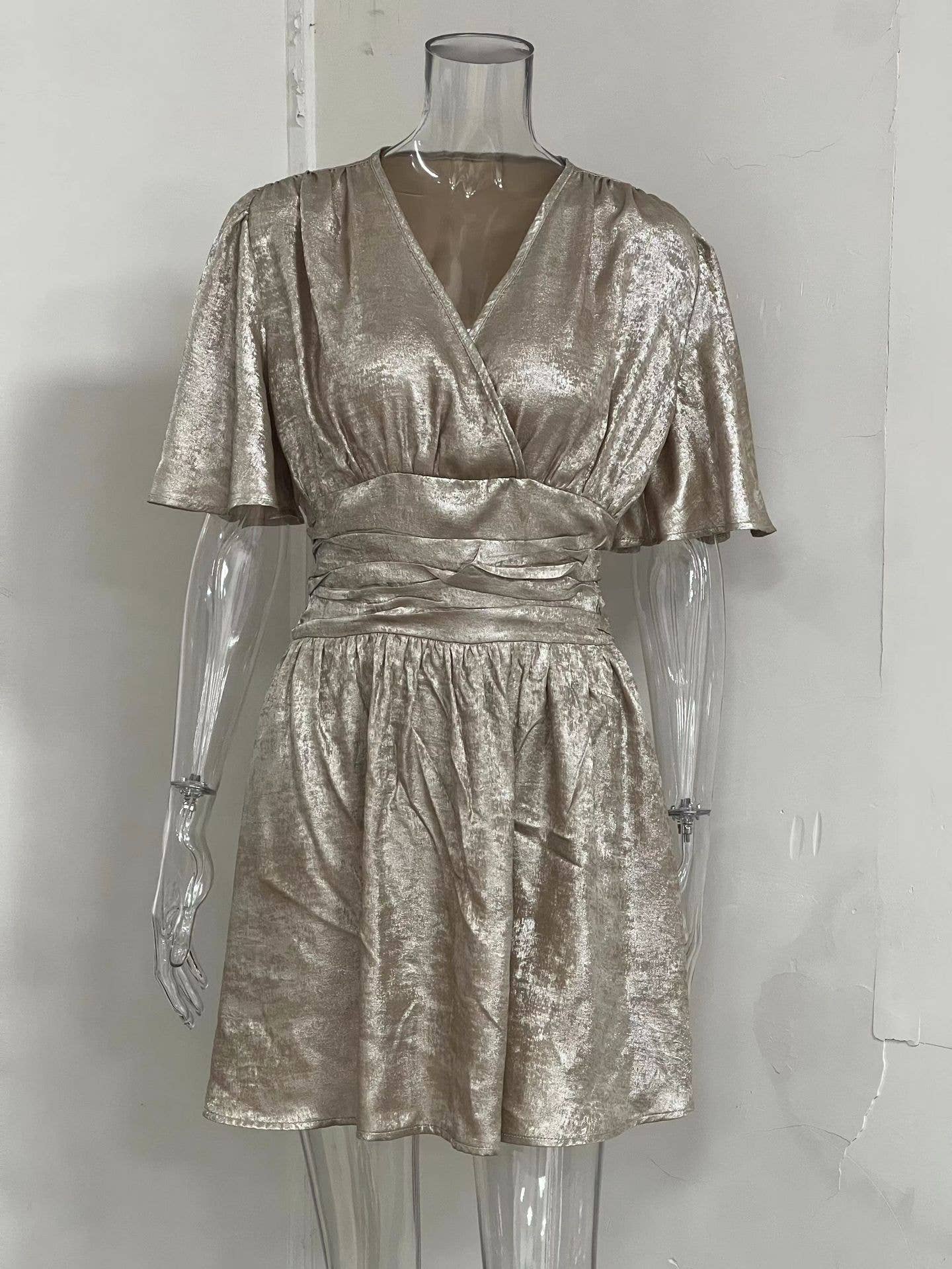 Solid-Color Lotus Leaf Sleeved Pull-Down Dress