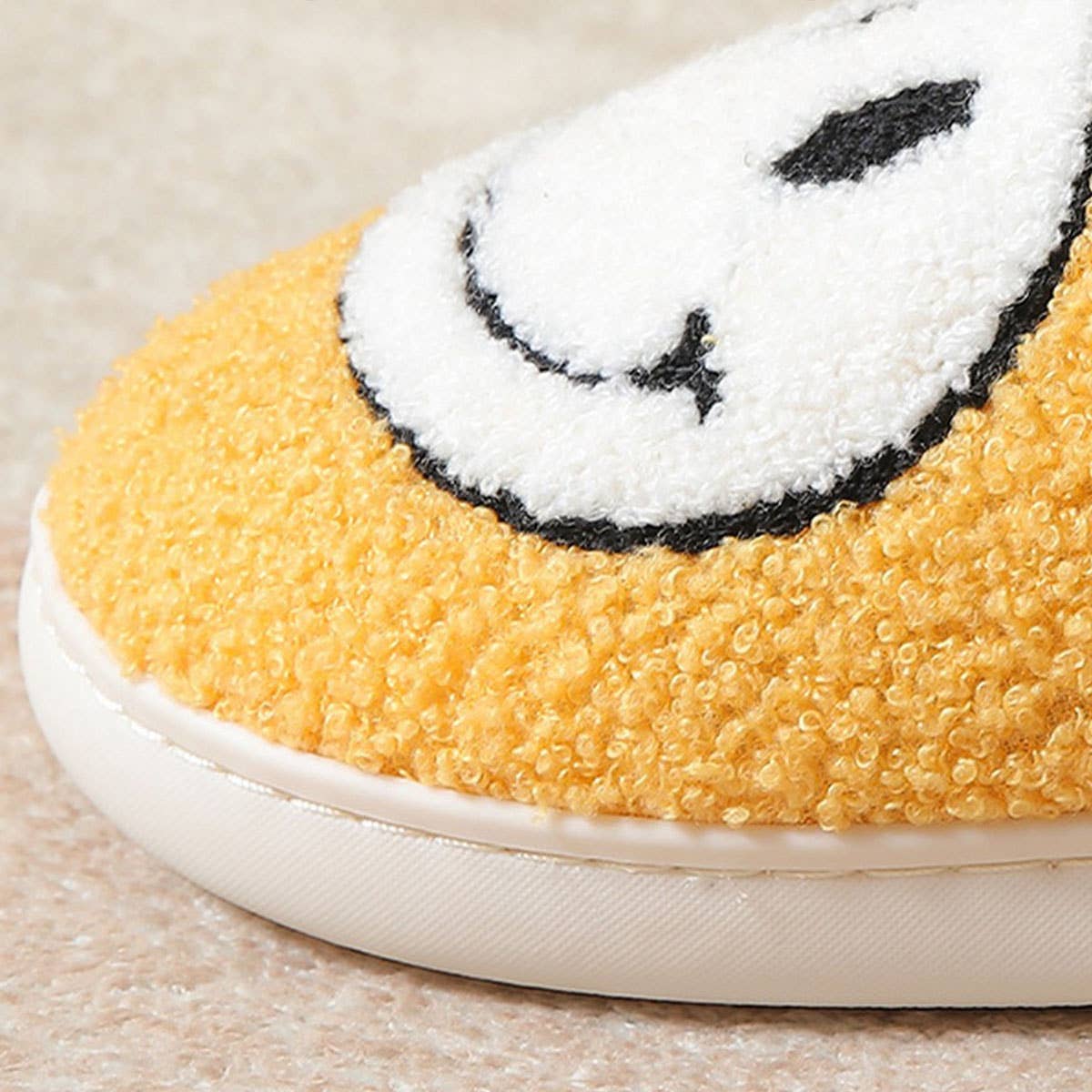 CUTE CARTOON SMILING FACE FABRIC SLIPPERS_CWSHS0254