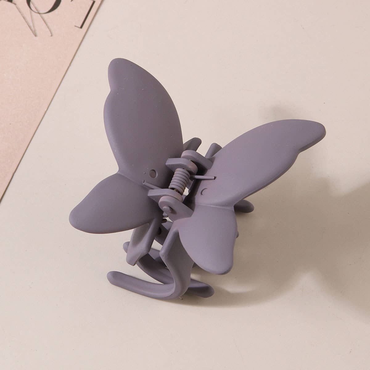 MATTE BUTTERFLY HAIR CLAW CLIP STRONG STYLISH_CWAHA0087