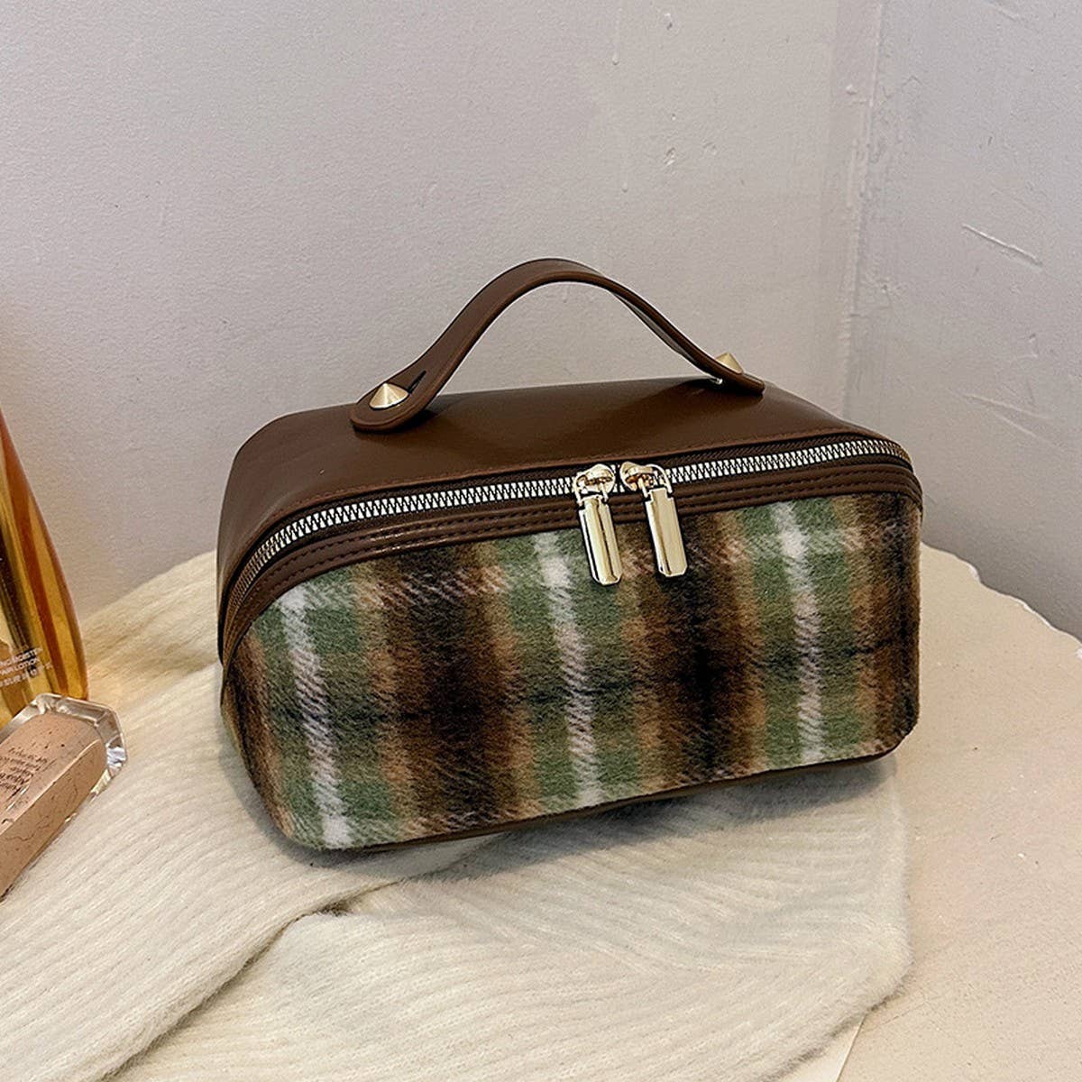 NEW RETRO PLAID HAND HELD FLAT PU COSMETIC BAG_CWAB4386