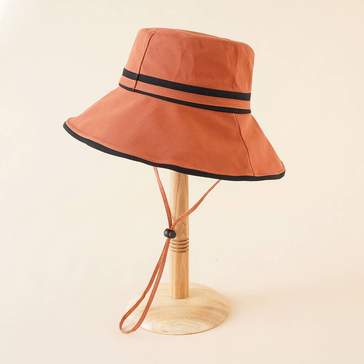 SIMPLE AND ELEGANT SUNSHADE BUCKET HAT_CWAH1422
