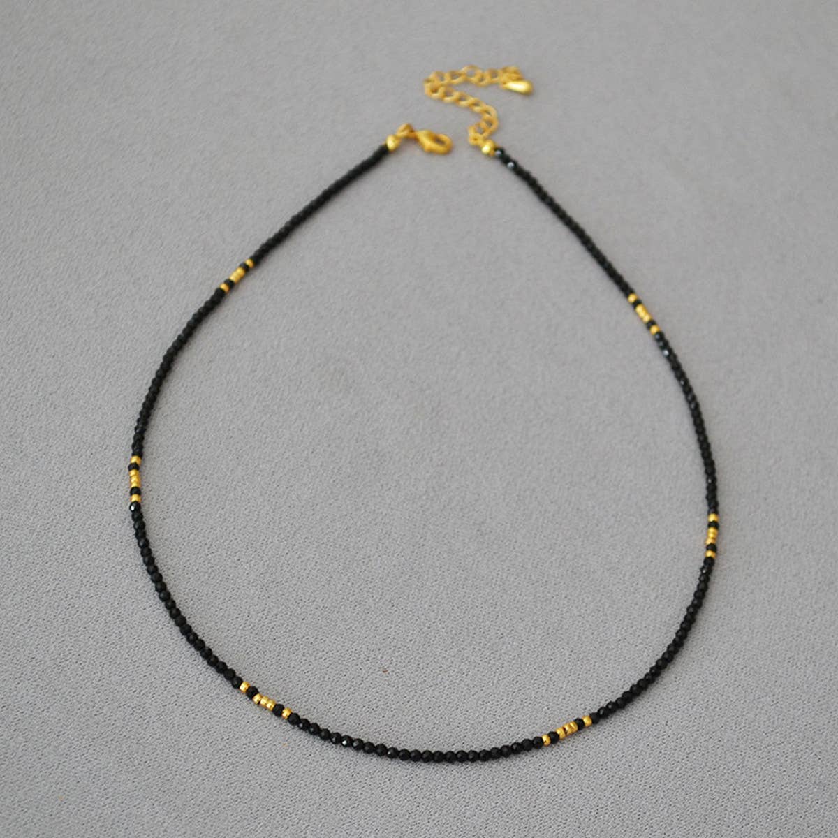 SIMPLE SHINY FACETED BLACK SPINEL BEADED NECKLACE_CWAJE2115