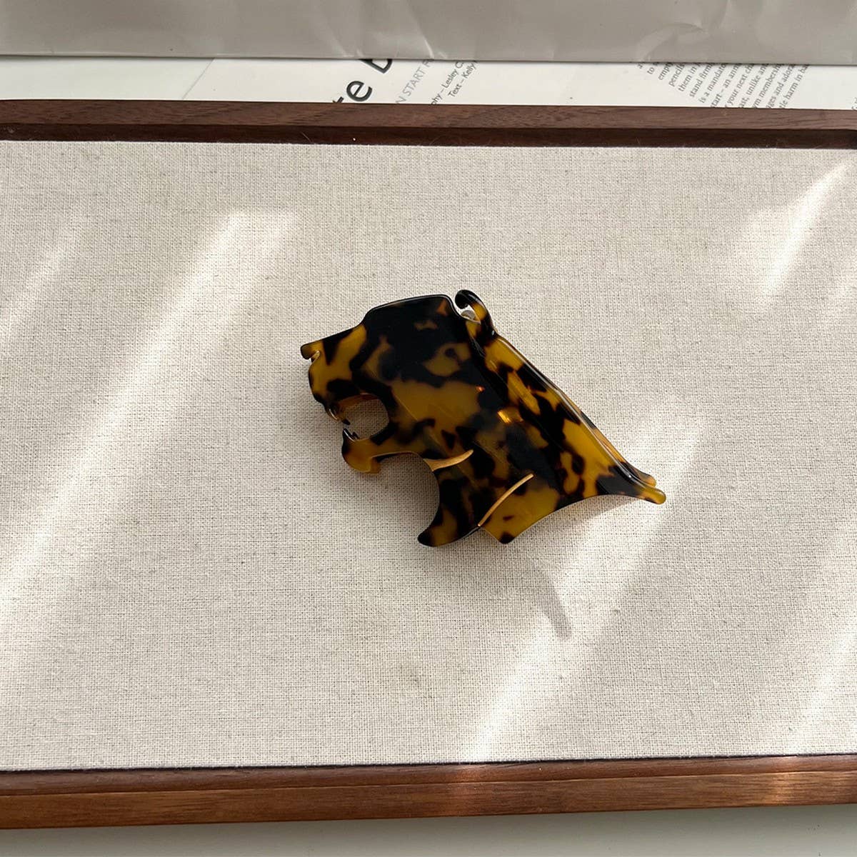 NEW ACETATE LEOPARD CLAW CLIP MEDIUM CARTOON CLIP_CWAHA5896