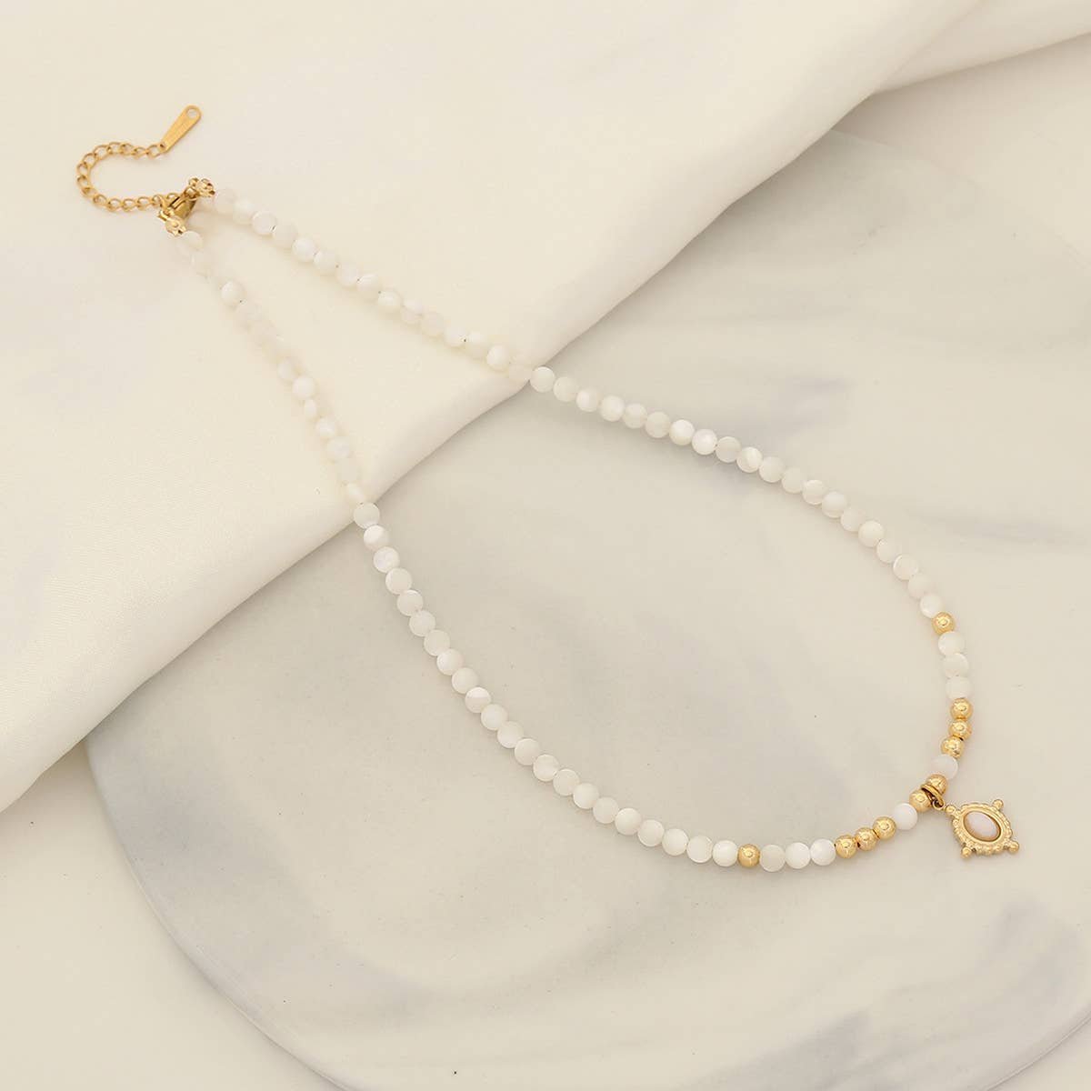 FASHIONABLE NATURAL STONE BEADED NECKLACE_CWAHA0883