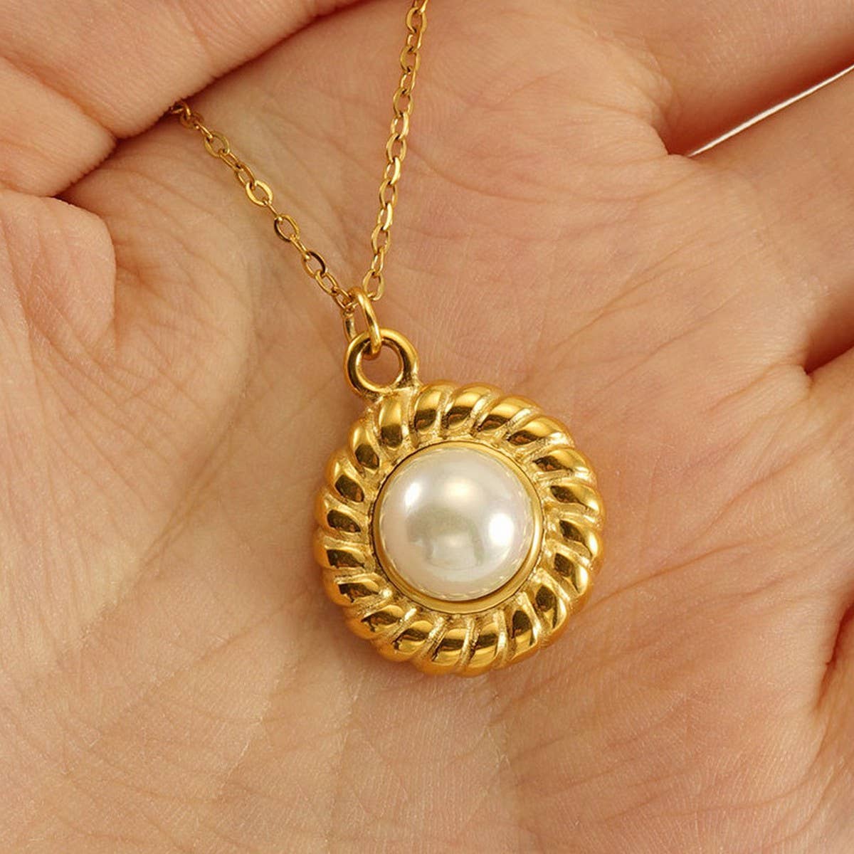 18K GOLD PLATED SUNFLOWER PEARL NECKLACE_CWAJE0694