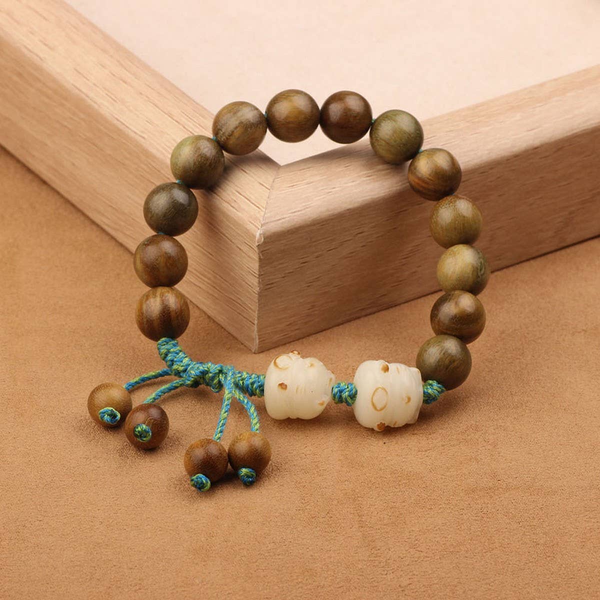 Womens Green Sandalwood Bodhi Bracelet
