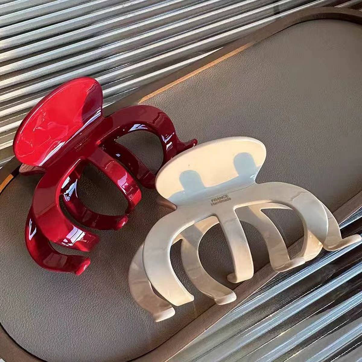 LARGE OCTOPUS BUN THICK DOUBLE SIDED RETRO CLIP_CWAHA2650