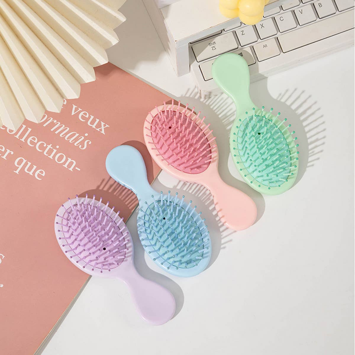 CHILDREN COMPACT MINI CUTE HOME MASSAGE COMB_CWMM0900