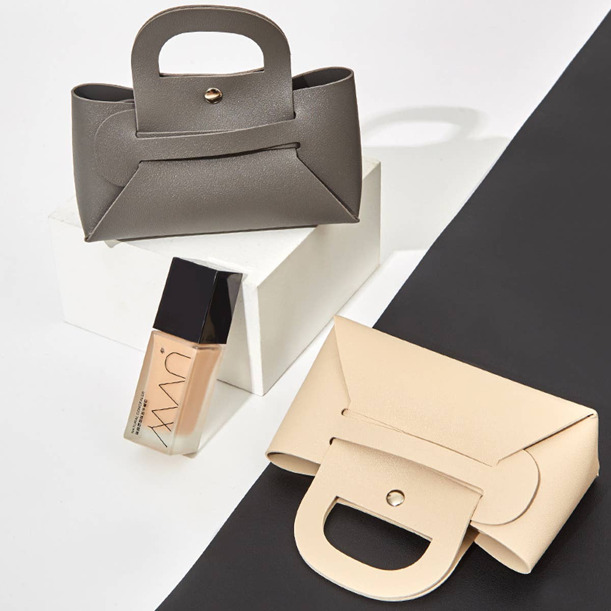 Versatile And Portable Waterproof Mini Makeup Bag_Cwab1438