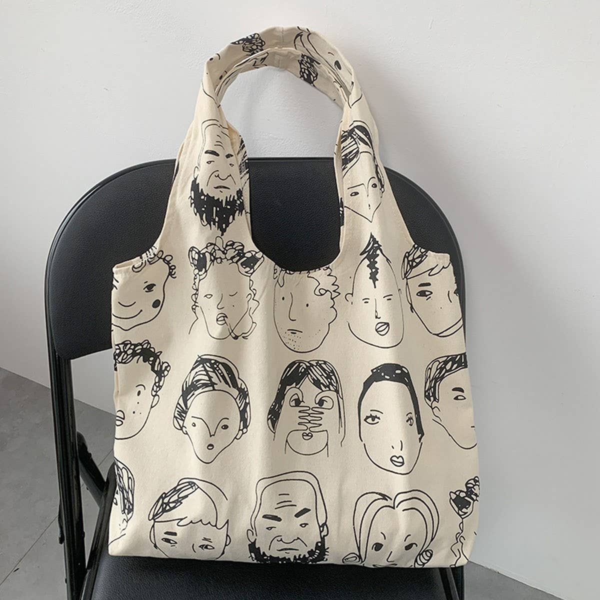 ILLUSTRATED LITERARY SUMMER TOTE BAG_CWAB2141