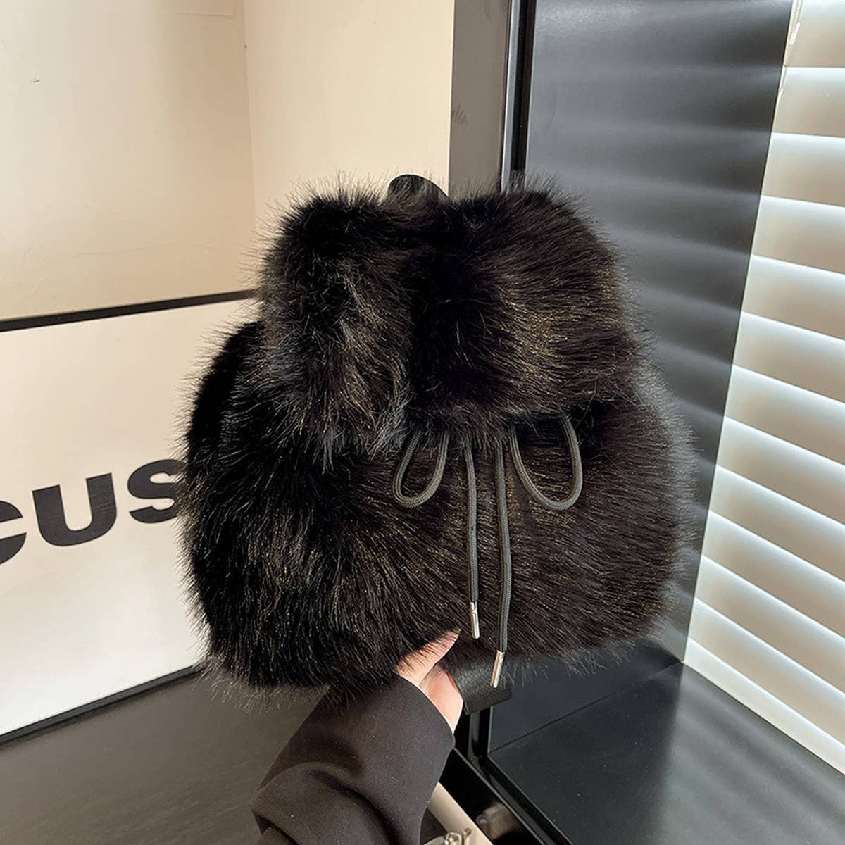 Winter Fashion All-Match Lightweight Plush Backpack_Cwab3929