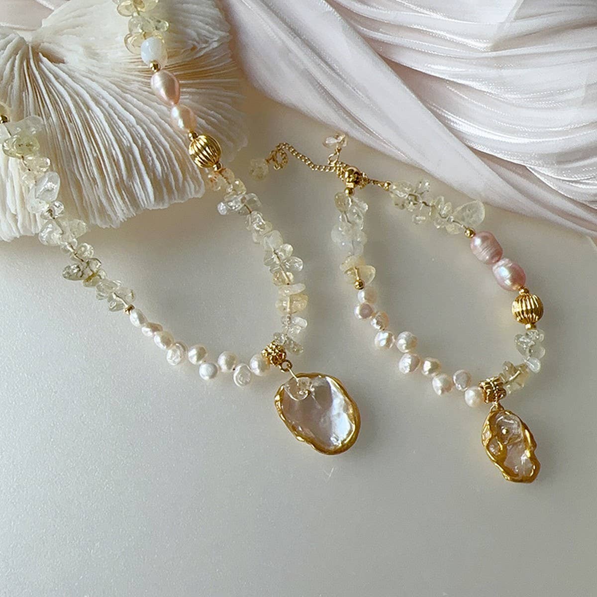 GLITTERING WAVE SHAPED NATURAL PEARL SET_CWAJE1707