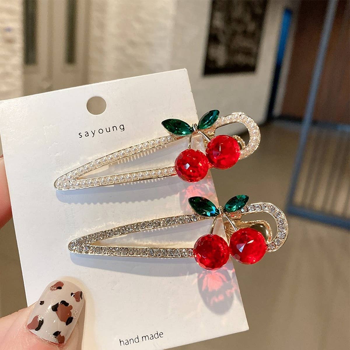 CHERRY PEARL DUCKBILL HAIR CLIP SPARKLY SIDE CLIP_CWAHA4773