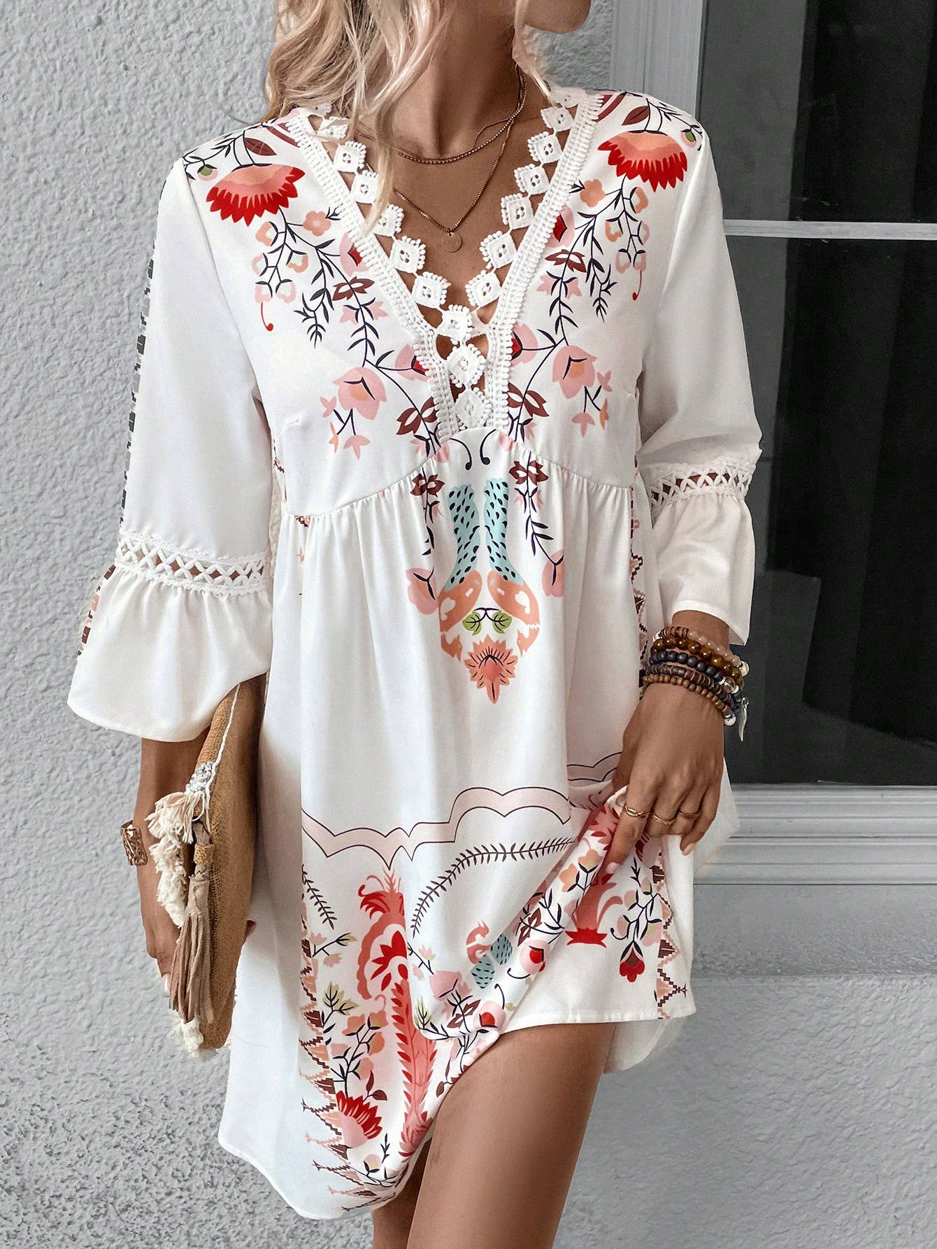 V-Neck Lace Patchwork Complete With Printed Dress
