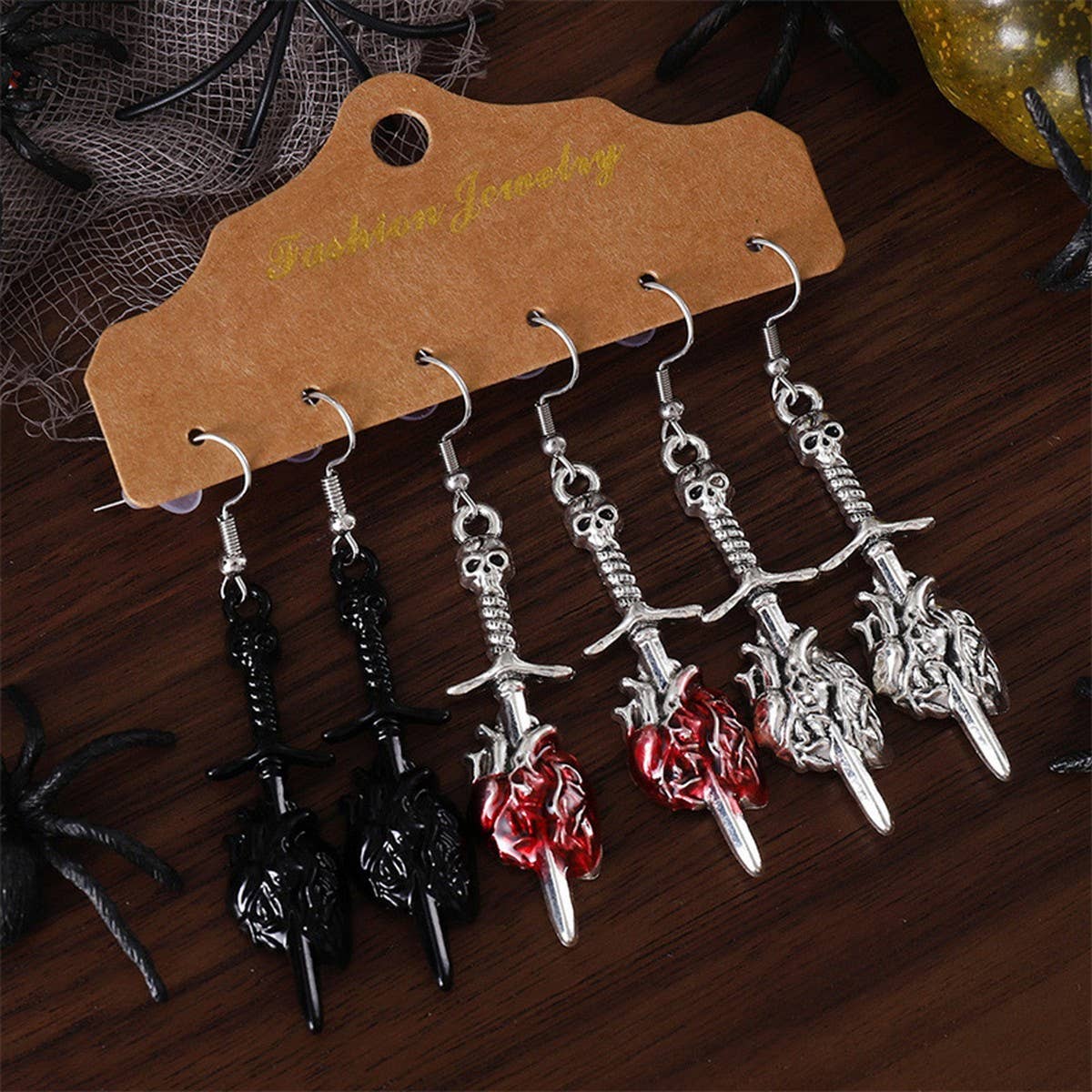 HALLOWEEN SWORD PIERCING HEART EARRINGS_CWAJE1975