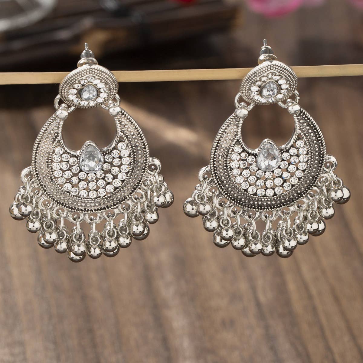 RETRO GEOMETRIC COLOR TASSEL EARRINGS_CWAHA2485