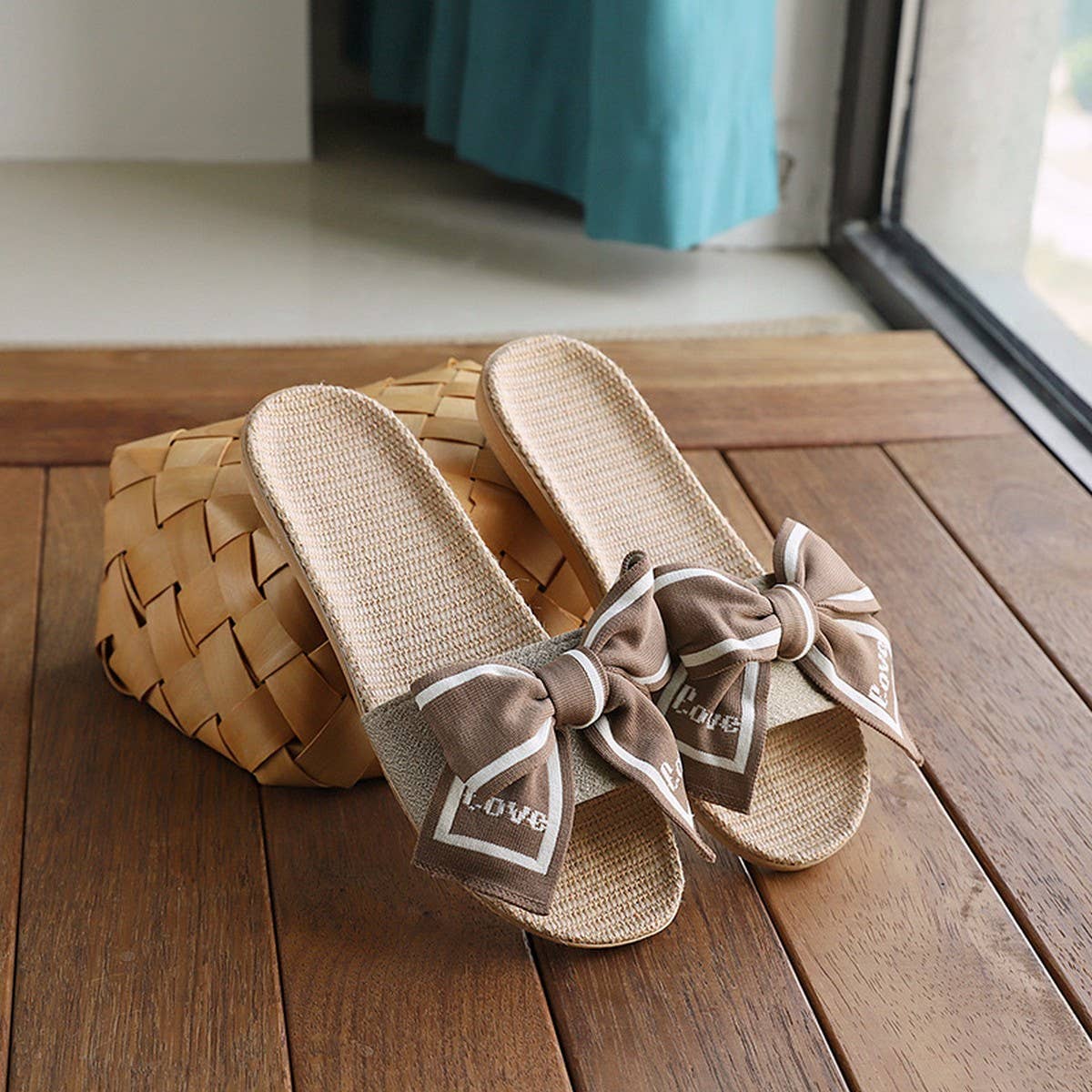 LINEN BOW SLIPPERS WITH SOFT ANTI SLIP SOLE_CWSHF0172