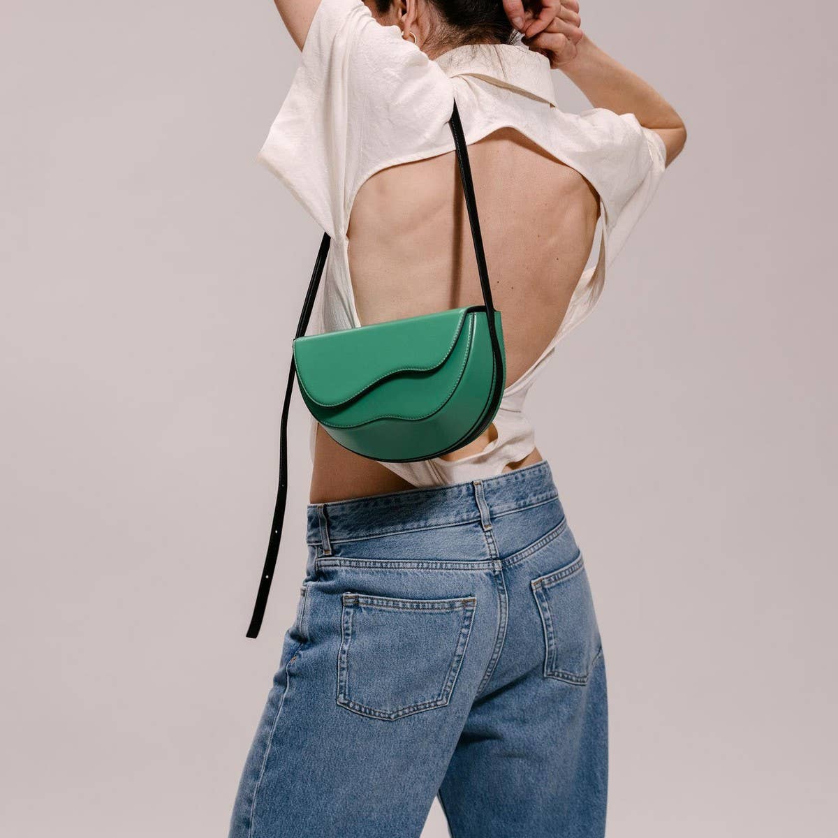 Semi-Circular Contrasting Shoulder Crossbody Bag_Cwab1931