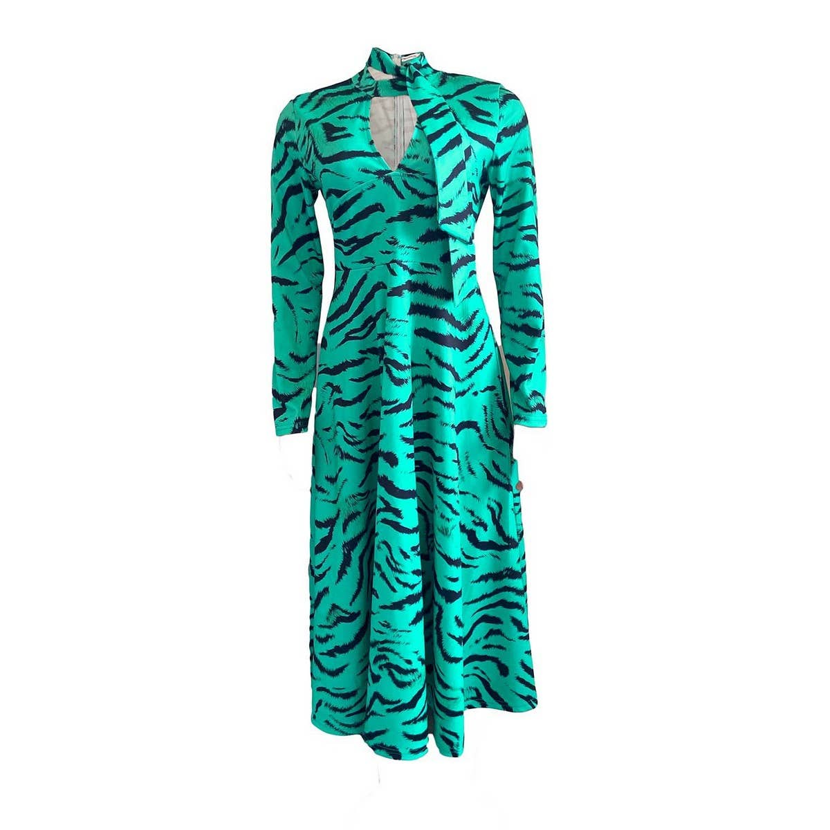 LONG SLEEVED HIGH WAISTED OVERSIZED PRINTED DRESS_CWDMD3711