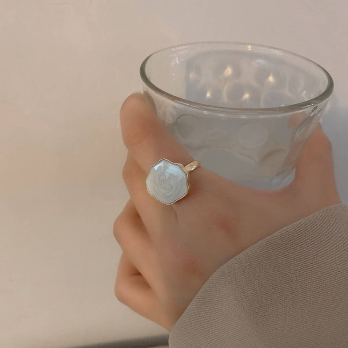 HONG KONG STYLE RETRO LUXURY RING_CWAJE1994